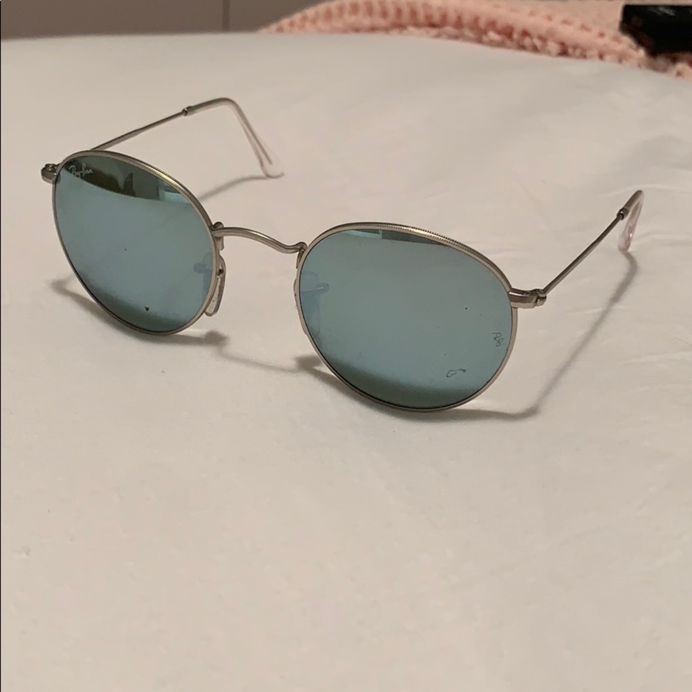 Mirror ray bans